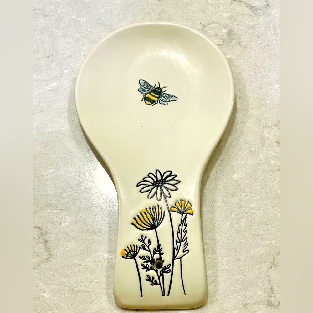 NEW bumblebee ceramic spoon rest, brighten up your kitchen counter, great gift!